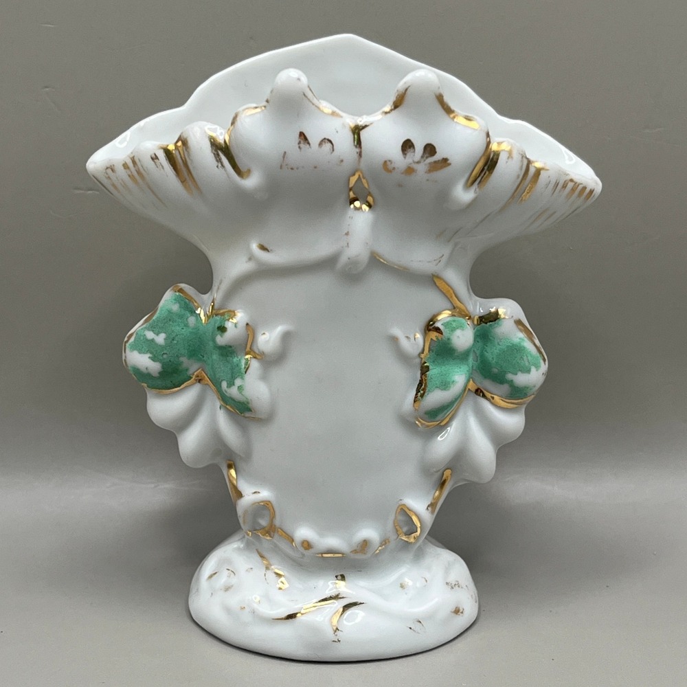 Vtg White Porcelain Paris Spill Scalloped Vase Gold Trim Green Leaf Accents 4"